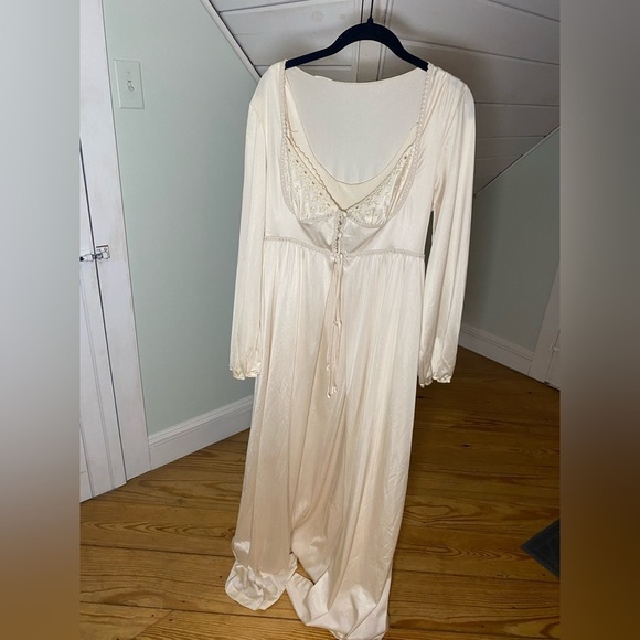 Vintage Mistee 2 Piece Lingerie Set Cream Floor Length Large - Picture 3 of 14
